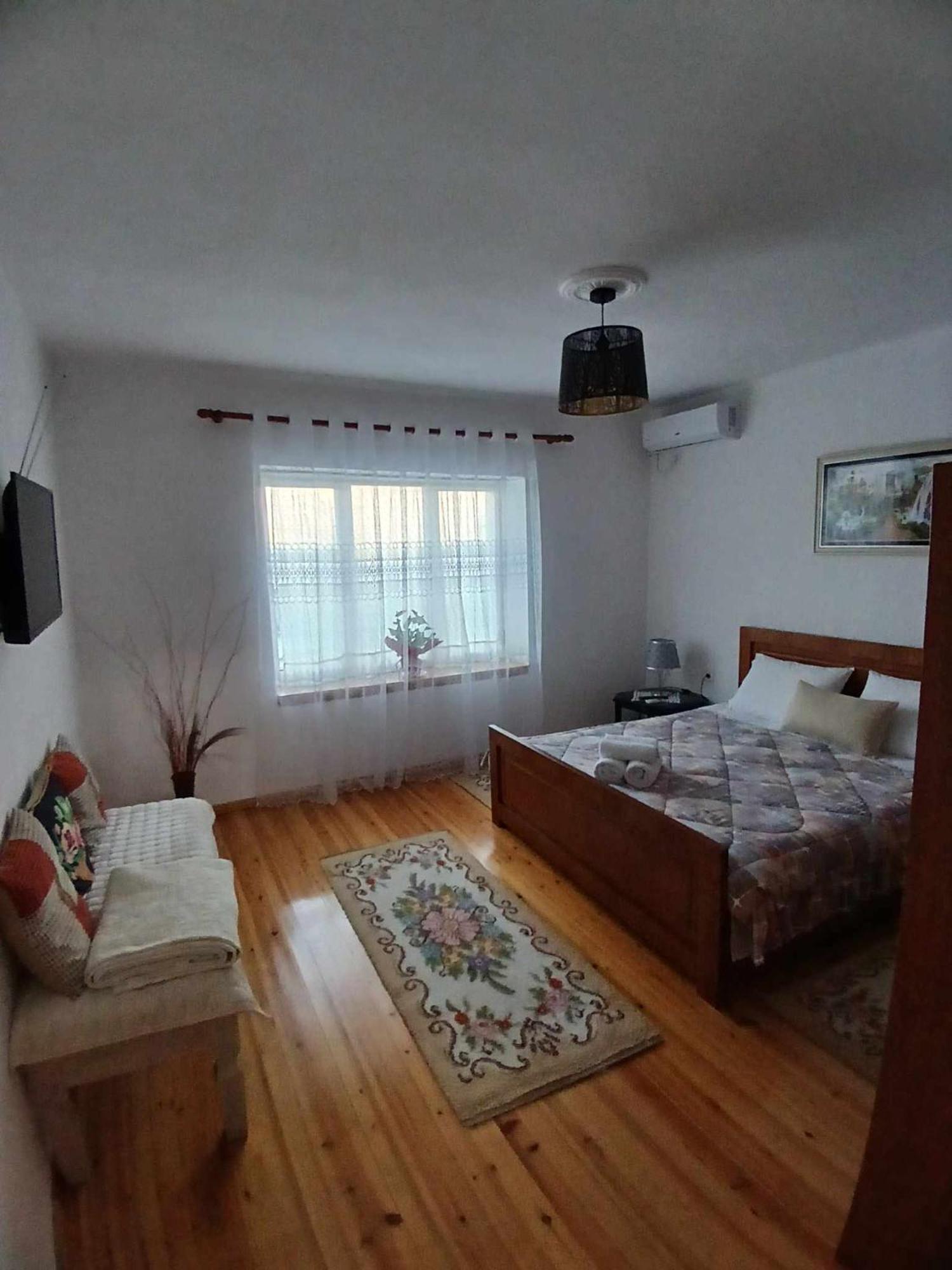 Eniguesthouse Gjirokastër Exterior foto