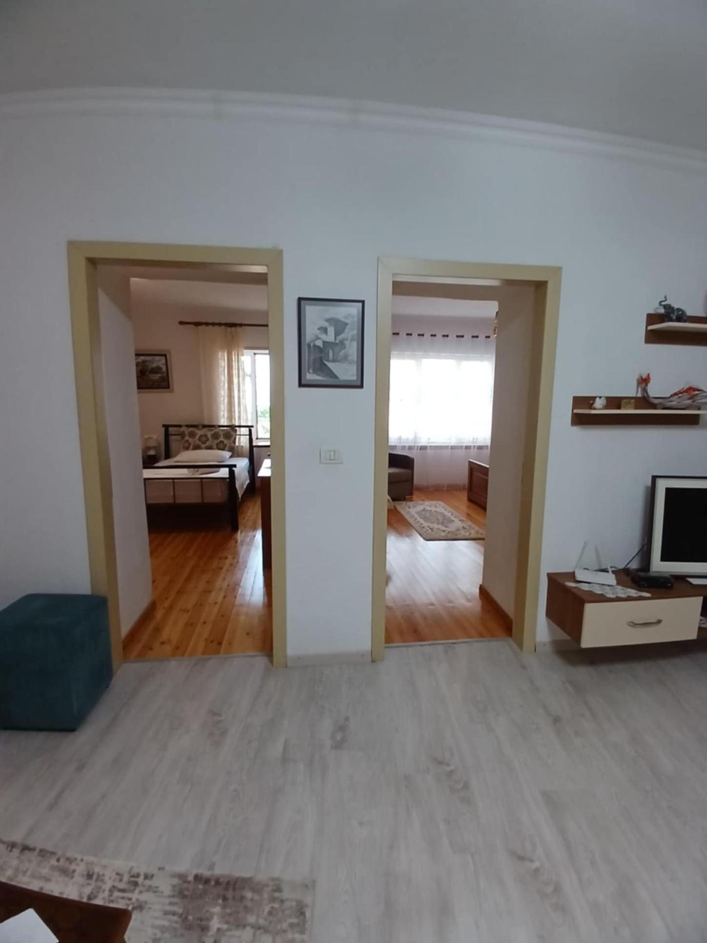 Eniguesthouse Gjirokastër Exterior foto