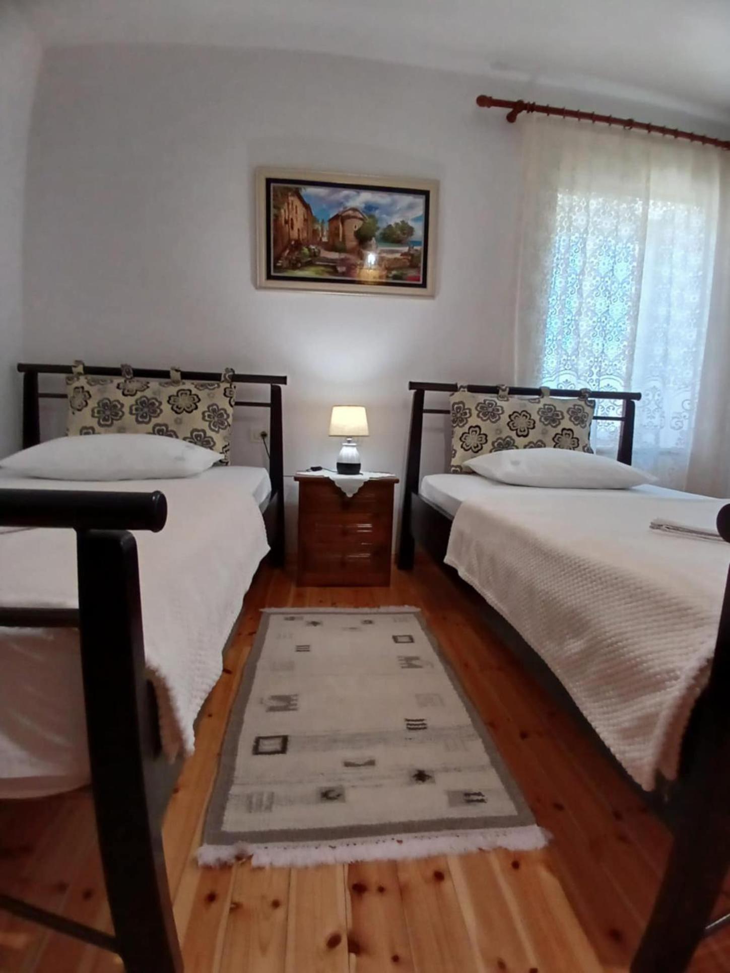 Eniguesthouse Gjirokastër Exterior foto