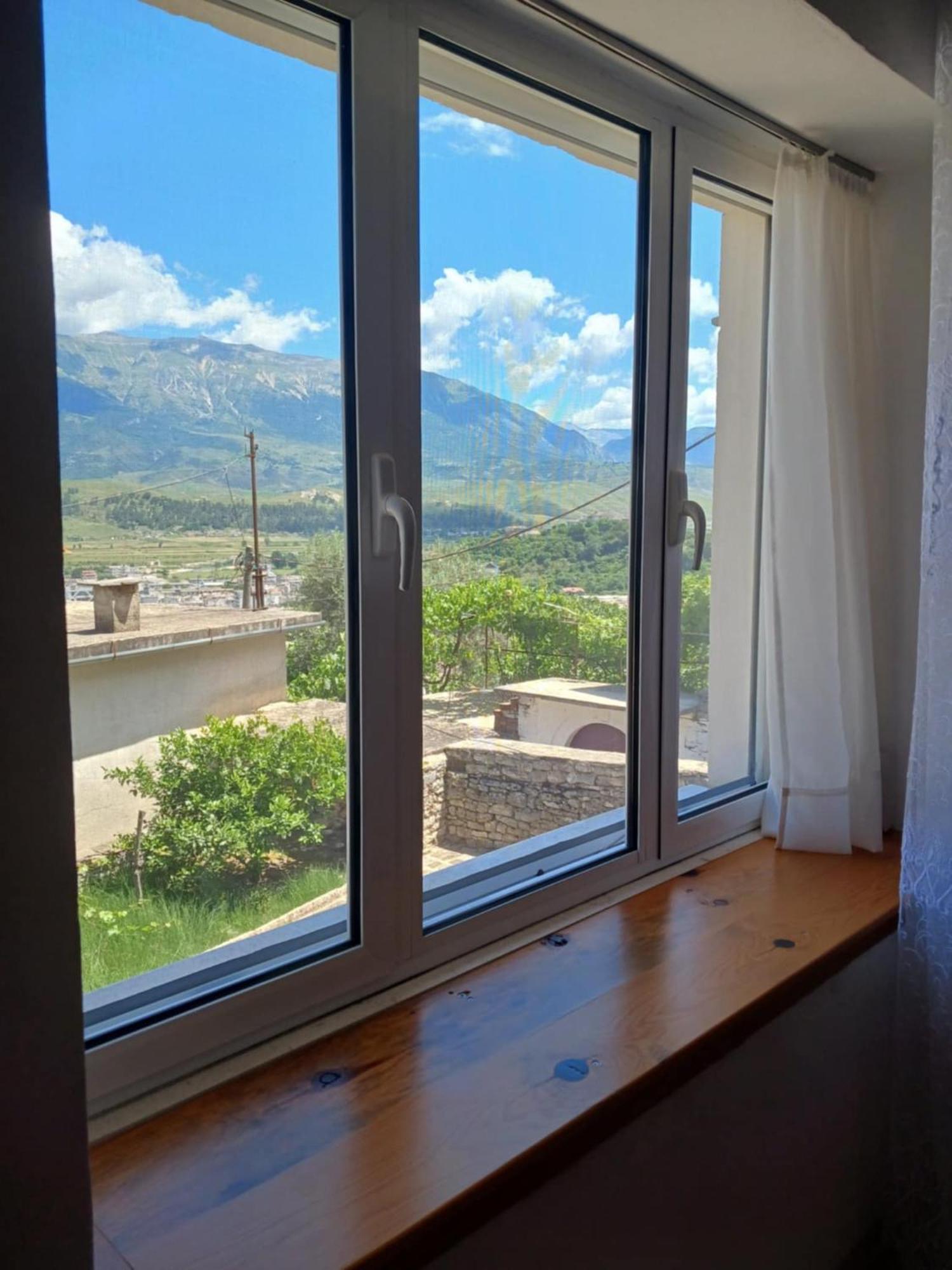Eniguesthouse Gjirokastër Exterior foto